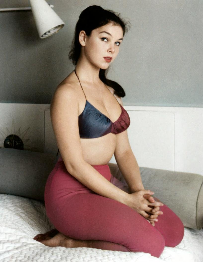 Yvonne Craig 1961 1